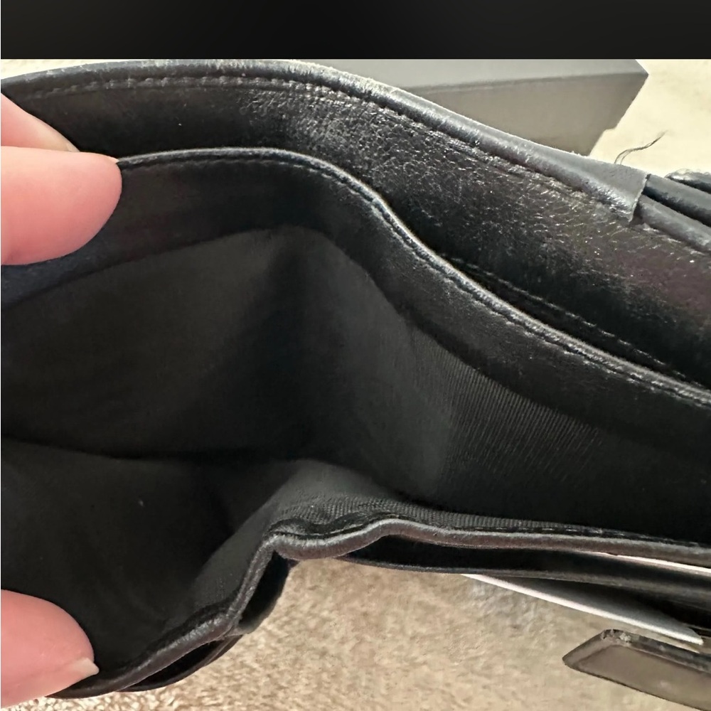 Authentic Men's Gucci Bi-Fold Depero Black Wallet. Used condition. - Picture 2 of 11